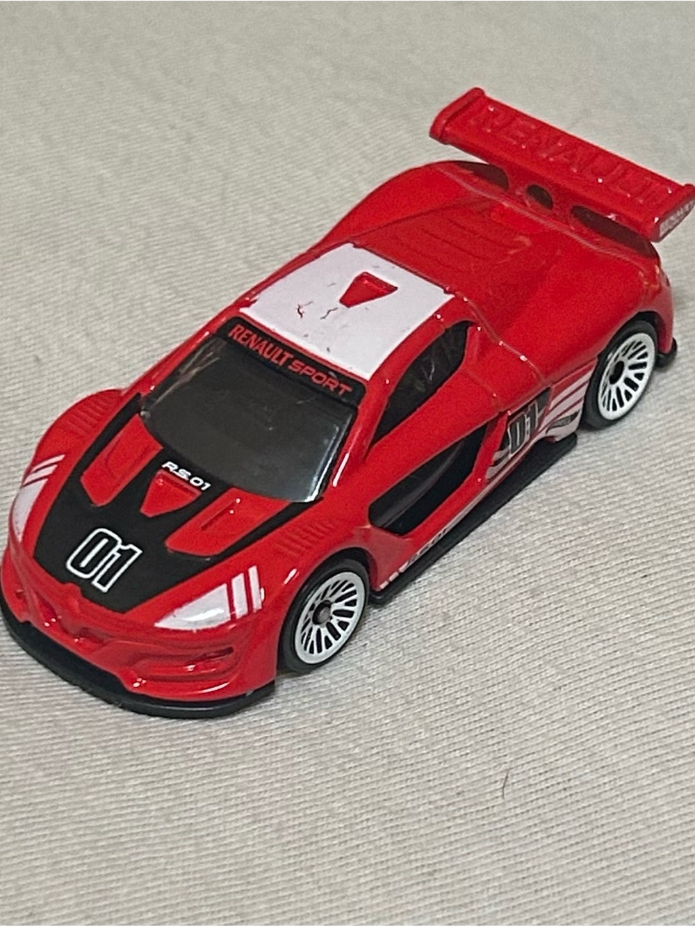 Hot Wheels Renault Sport R.S. 01 Red #01 Race Car 1:64 Diecast Loose